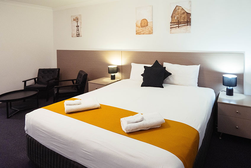 Mt Isa Superior King Motel Room