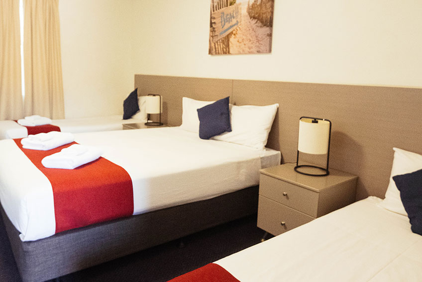 Mt Isa Family Quad Motel Room