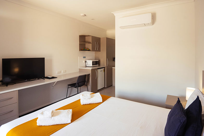 Mt Isa Queen Motel Room