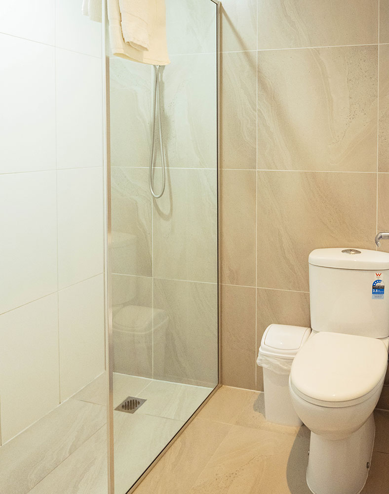 Superior Queen Motel Room